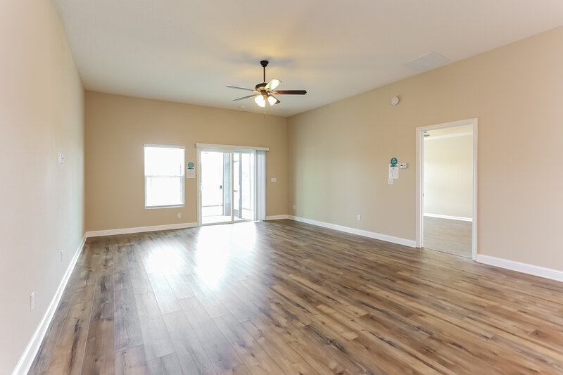 2,180/Mo, 156 Pond Run Ln Jacksonville, FL 32218 Living Room View