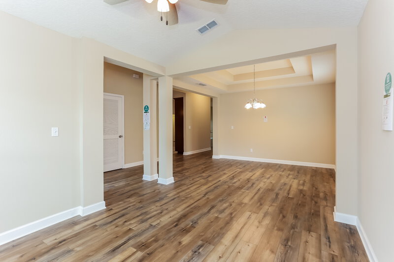 2,180/Mo, 156 Pond Run Ln Jacksonville, FL 32218 Den View