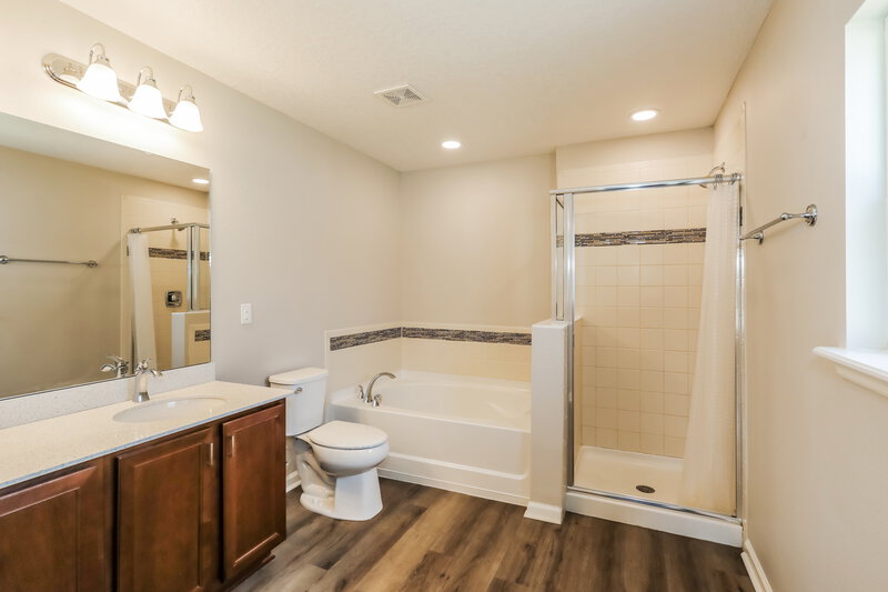 2,020/Mo, 840 Trellis Bay Dr Saint Augustine, FL 32092 Main Bathroom View