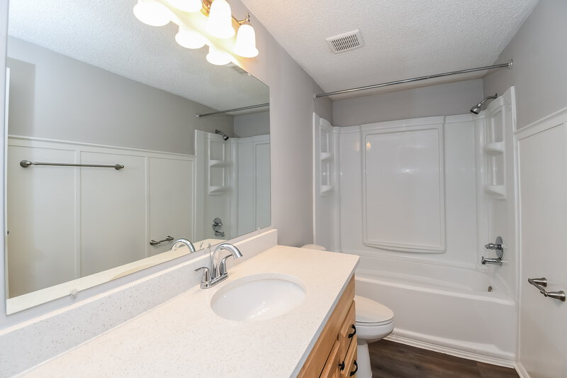 1,985/Mo, 4618 Wassail Dr Jacksonville, FL 32257 Bathroom View