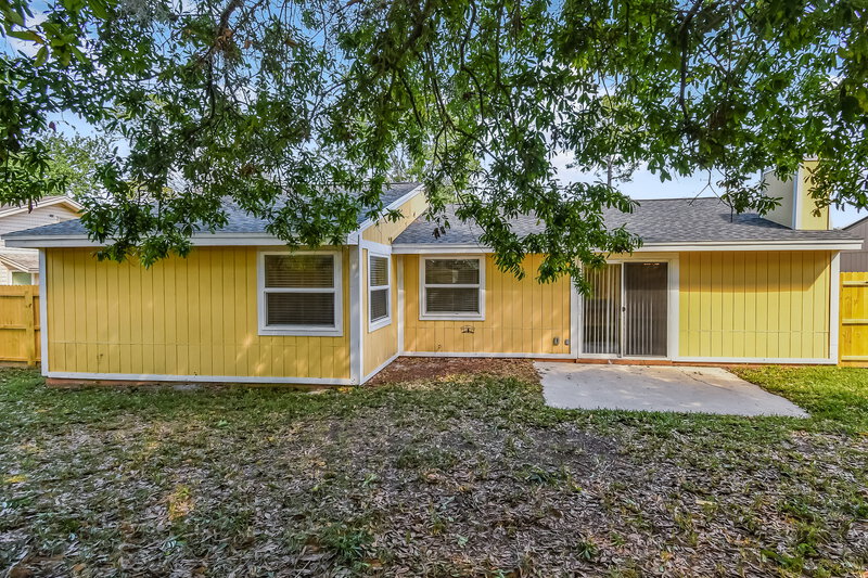 1,985/Mo, 4618 Wassail Dr Jacksonville, FL 32257 Rear View
