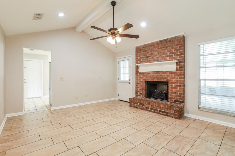 1,850/Mo, 2647 Beaumont Ct Orange Park, FL 32065 Living Room View 2