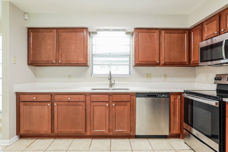 1,850/Mo, 2647 Beaumont Ct Orange Park, FL 32065 Kitchen View 2