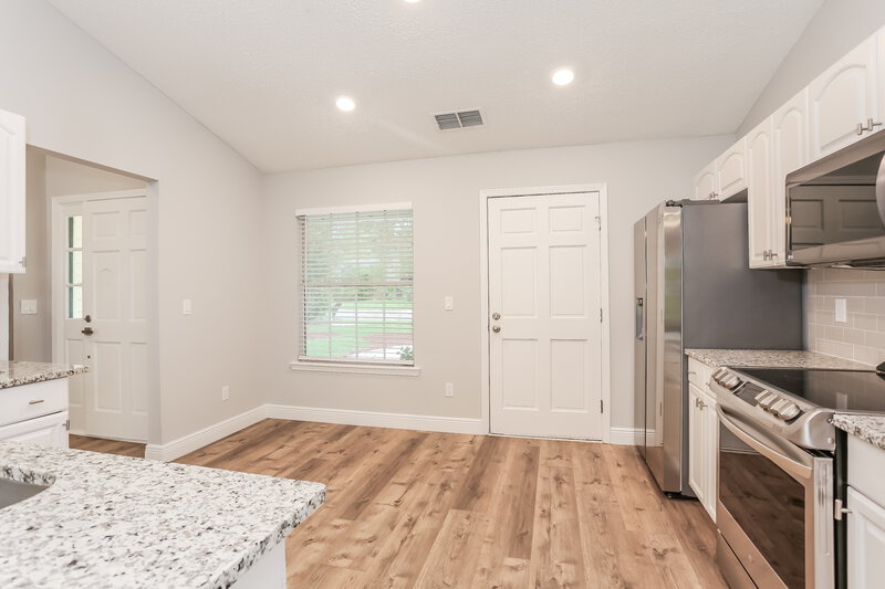 1,910/Mo, 8023 Mactavish Way E Jacksonville, FL 32244 Kitchen View