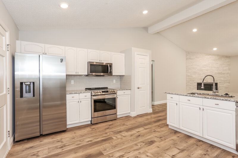 1,910/Mo, 8023 Mactavish Way E Jacksonville, FL 32244 Kitchen View 2