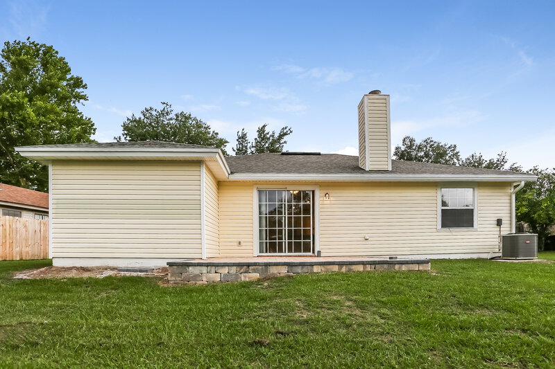 1,910/Mo, 8023 Mactavish Way E Jacksonville, FL 32244 Rear View