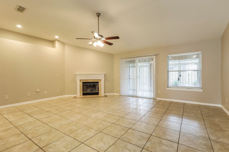 2,445/Mo, 12803 Quincy Bay Dr Jacksonville, FL 32224 Living Room View