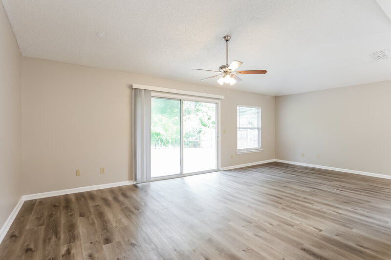 1,825/Mo, 1669 Spring Branch Dr W Jacksonville, FL 32221 Living Room View 2