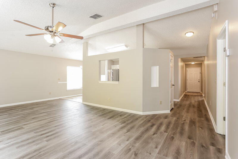 1,825/Mo, 1669 Spring Branch Dr W Jacksonville, FL 32221 Living Room View 3