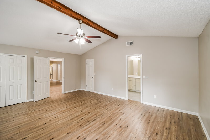 2,260/Mo, 4331 Walnut Bend Jacksonville, FL 32257 Main Bedroom View 2