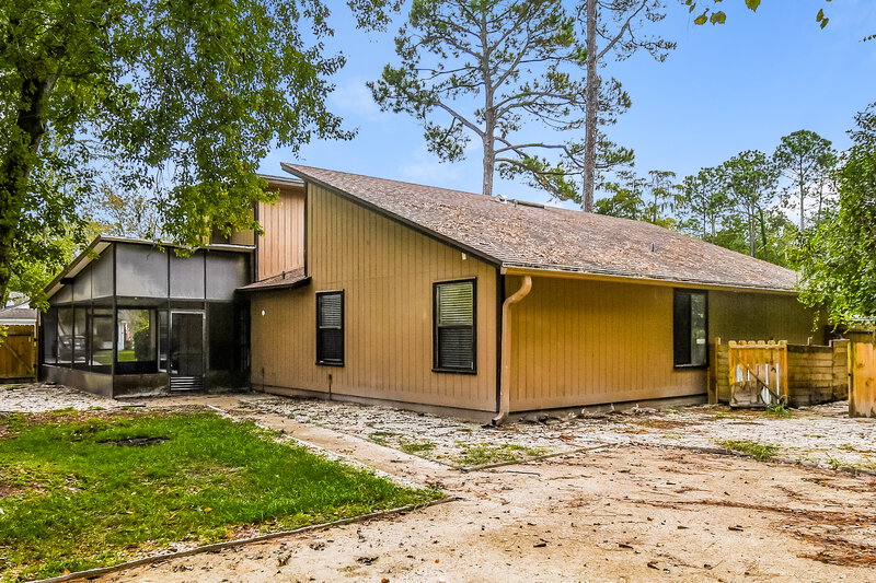 2,260/Mo, 4331 Walnut Bend Jacksonville, FL 32257 Rear View