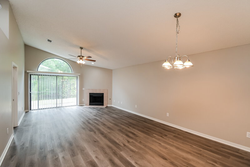 0/Mo, 2869 Lantana Lakes Dr E Jacksonville, FL 32246 Dining Room View