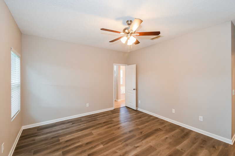 2,065/Mo, 2325 Creekfront Dr Green Cove Springs, FL 32043 Main Bedroom View 2