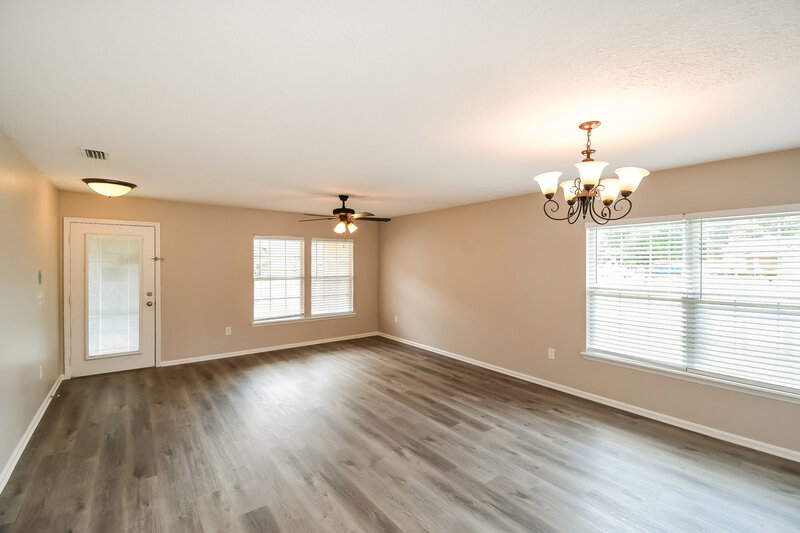 2,275/Mo, 2201 Brian Lakes Dr E Jacksonville, FL 32221 Living Room View