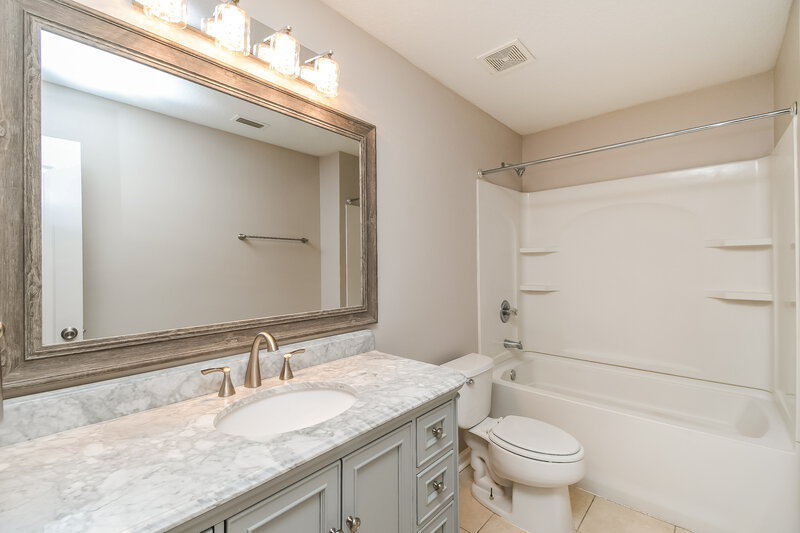 2,275/Mo, 2201 Brian Lakes Dr E Jacksonville, FL 32221 Bathroom View