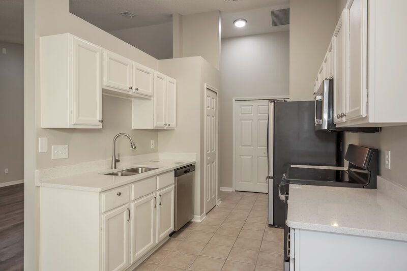 2,800/Mo, 9099 Rockpond Meadows Dr Jacksonville, FL 32221 Kitchen View 2