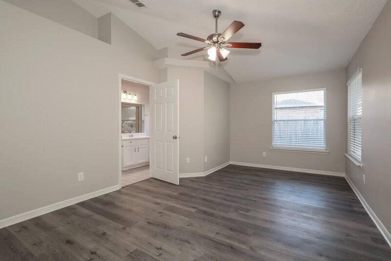 2,800/Mo, 9099 Rockpond Meadows Dr Jacksonville, FL 32221 Main Bedroom View