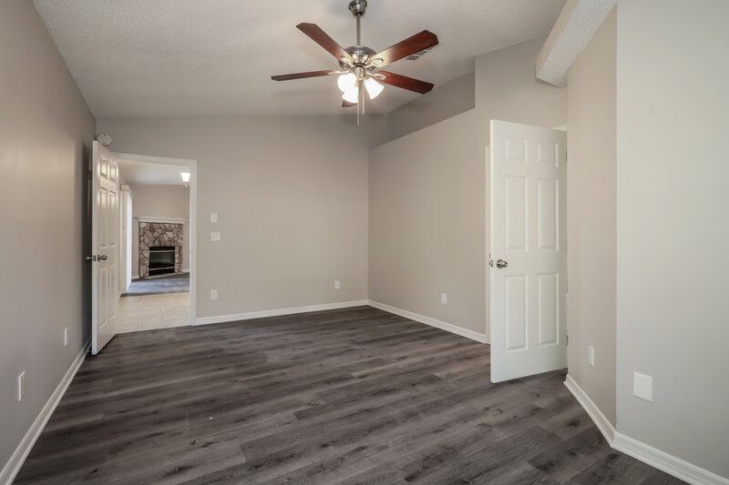 2,800/Mo, 9099 Rockpond Meadows Dr Jacksonville, FL 32221 Main Bedroom View 2