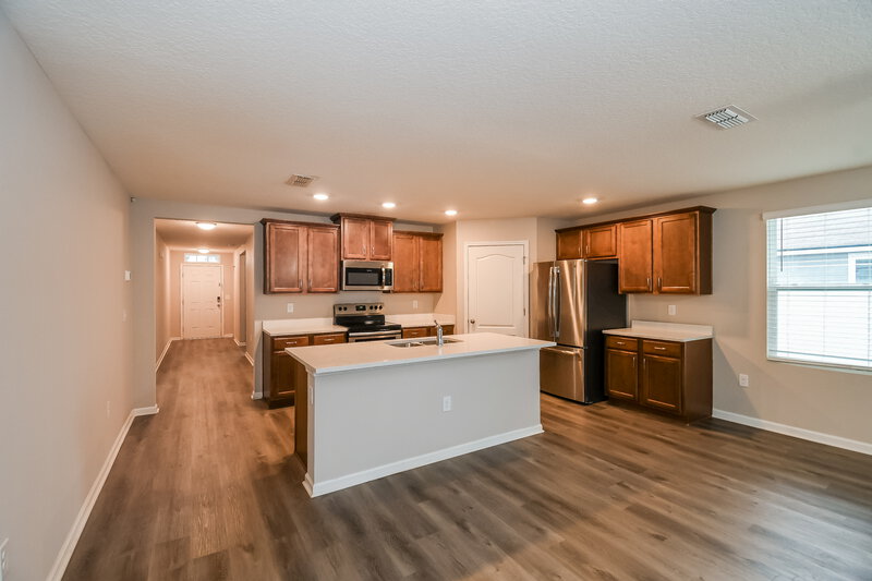 1,920/Mo, 2035 Pebble Point Dr Green Cove Springs, FL 32043 Kitchen View 2