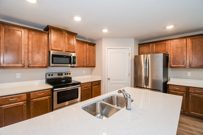 1,920/Mo, 2035 Pebble Point Dr Green Cove Springs, FL 32043 Kitchen View 3