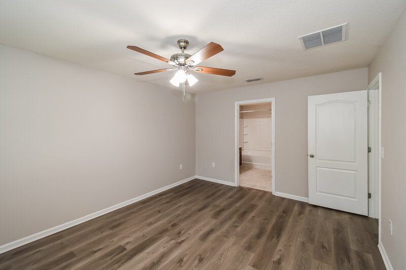 1,920/Mo, 2035 Pebble Point Dr Green Cove Springs, FL 32043 Main Bedroom View 2
