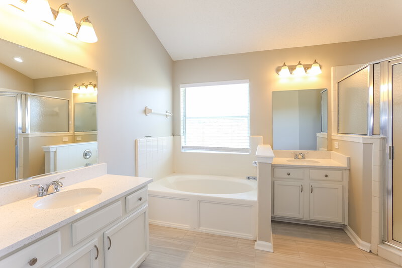 2,070/Mo, 3010 Whispering Willow Way Orange Park, FL 32065 Main Bathroom View