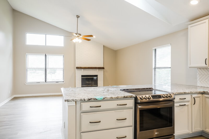 2,125/Mo, 3130 Sweetwater Oaks Dr S Jacksonville, FL 32223 Kitchen View 3