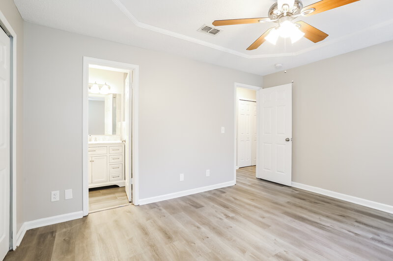 2,125/Mo, 3130 Sweetwater Oaks Dr S Jacksonville, FL 32223 Main Bedroom View 2