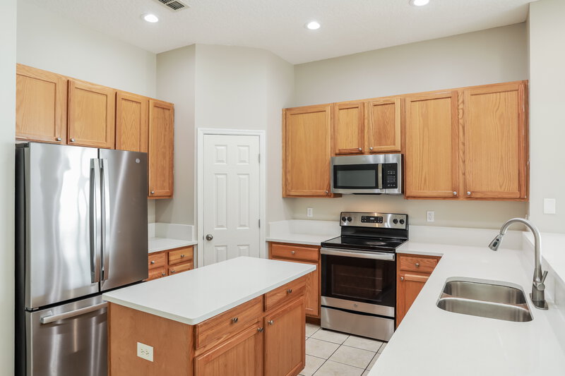 3,160/Mo, 9446 Maidstone Mill Dr E Jacksonville, FL 32244 Kitchen View