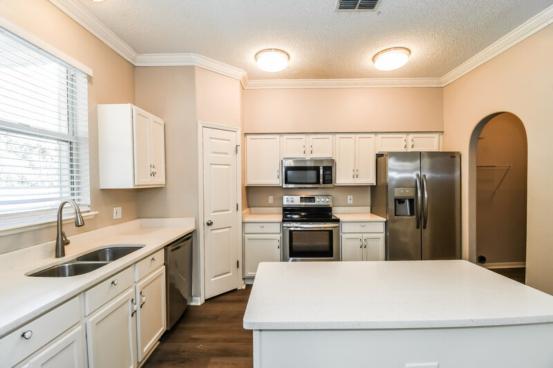 1,995/Mo, 7263 Lancashire Ct Jacksonville, FL 32219 Kitchen View 2
