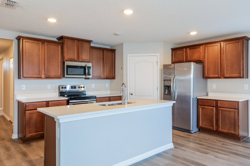 1,880/Mo, 2470 Cold Stream Ln Green Cove Springs, FL 32043 Kitchen View