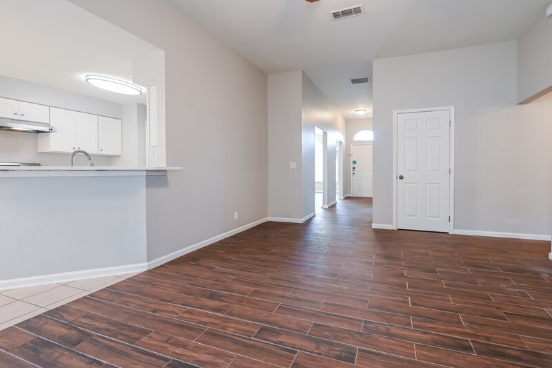 2,115/Mo, 758 Hickory Manor Dr Jacksonville, FL 32225 Living Room View 2