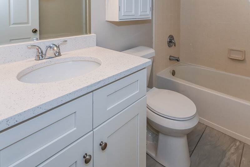 2,115/Mo, 758 Hickory Manor Dr Jacksonville, FL 32225 Bathroom View