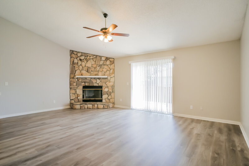 1,995/Mo, 11289 Finchley Ln Jacksonville, FL 32223 Living Room View 2