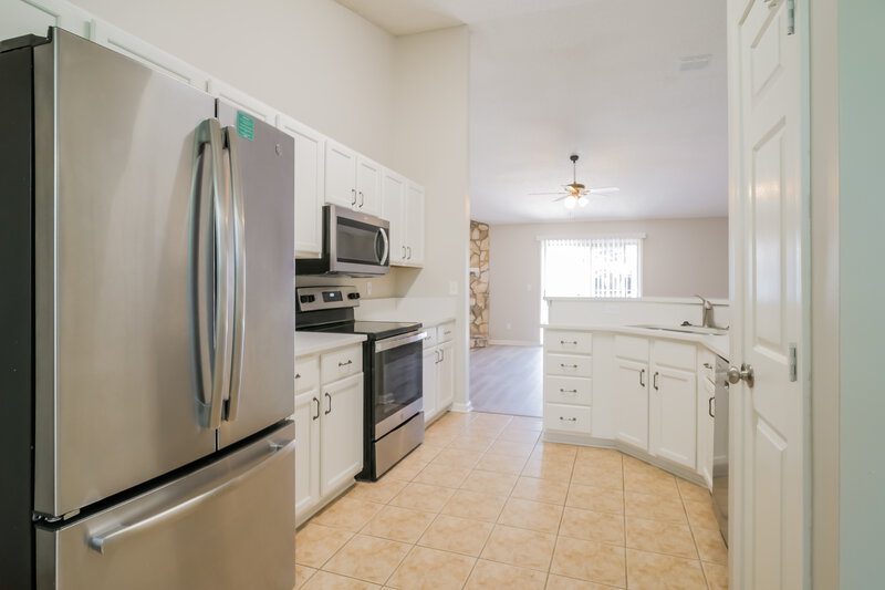 1,995/Mo, 11289 Finchley Ln Jacksonville, FL 32223 Kitchen View 2