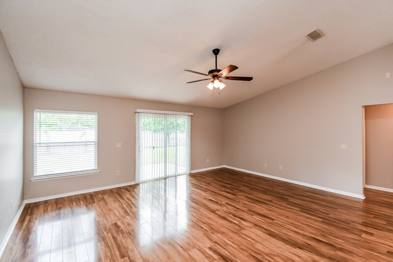 1,880/Mo, 10352 Wood Dove Way Jacksonville, FL 32221 Living Room View