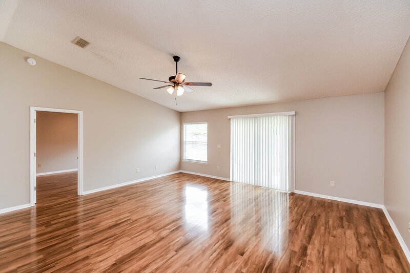1,880/Mo, 10352 Wood Dove Way Jacksonville, FL 32221 Living Room View 4