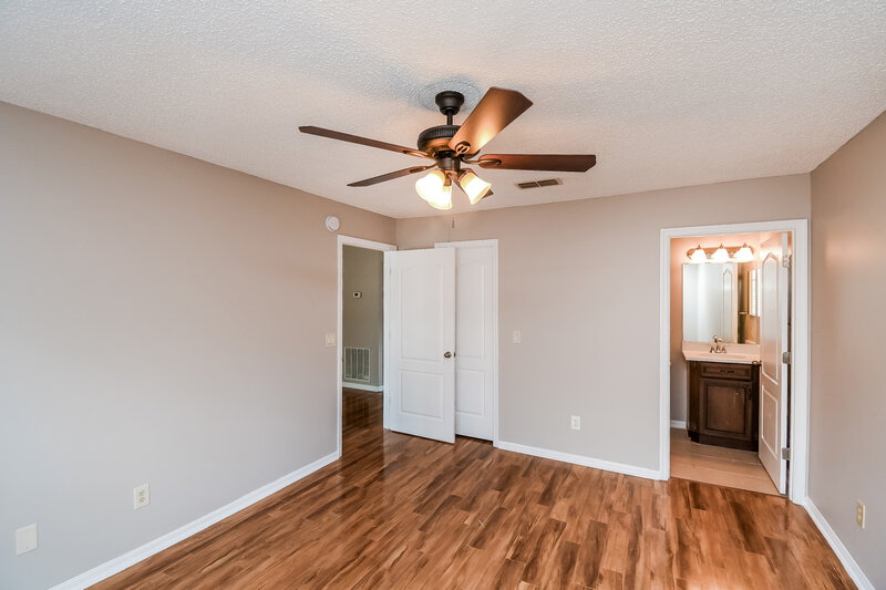 1,880/Mo, 10352 Wood Dove Way Jacksonville, FL 32221 Main Bedroom View 2