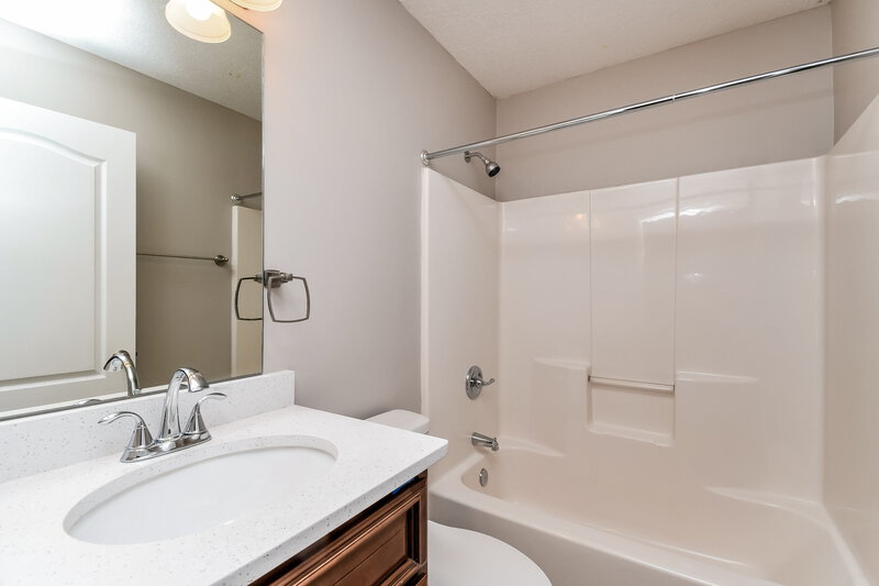 1,880/Mo, 10352 Wood Dove Way Jacksonville, FL 32221 Bathroom View