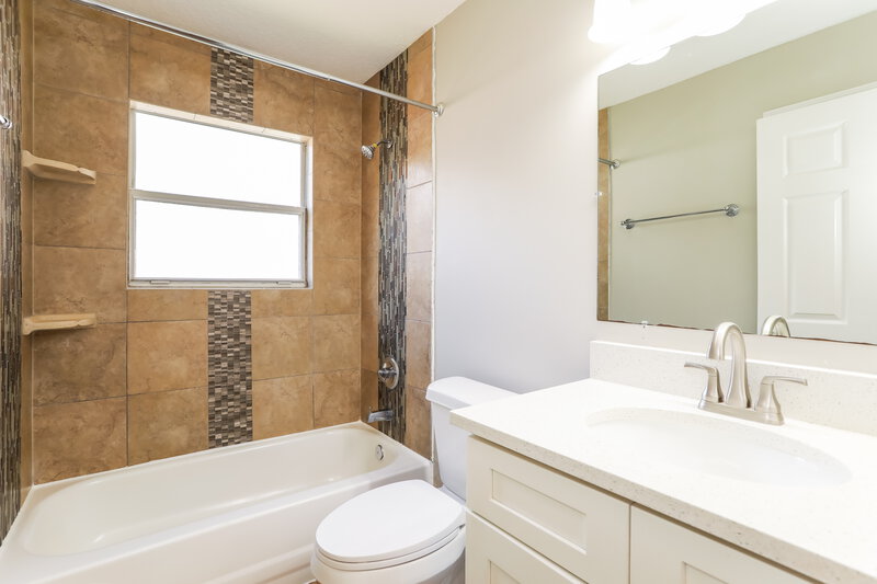 2,230/Mo, 1224 Summerfield Ct Orange Park, FL 32073 Bathroom View