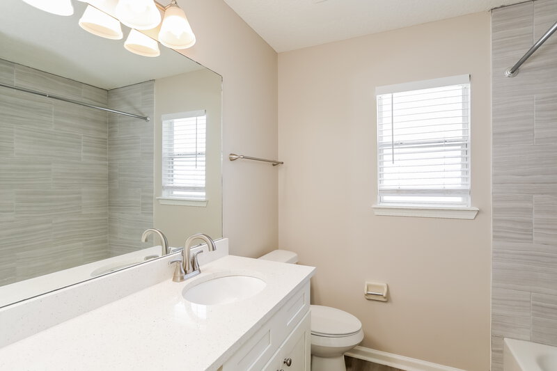 2,870/Mo, 6220 Morse Oaks Cir Jacksonville, FL 32244 Bathroom View