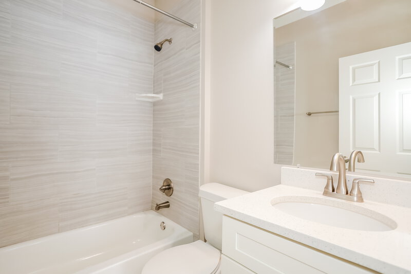 2,870/Mo, 6220 Morse Oaks Cir Jacksonville, FL 32244 Bathroom View 2