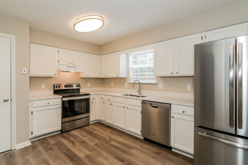 2,540/Mo, 4666 Great Western Ln S Jacksonville, FL 32257 Kitchen View