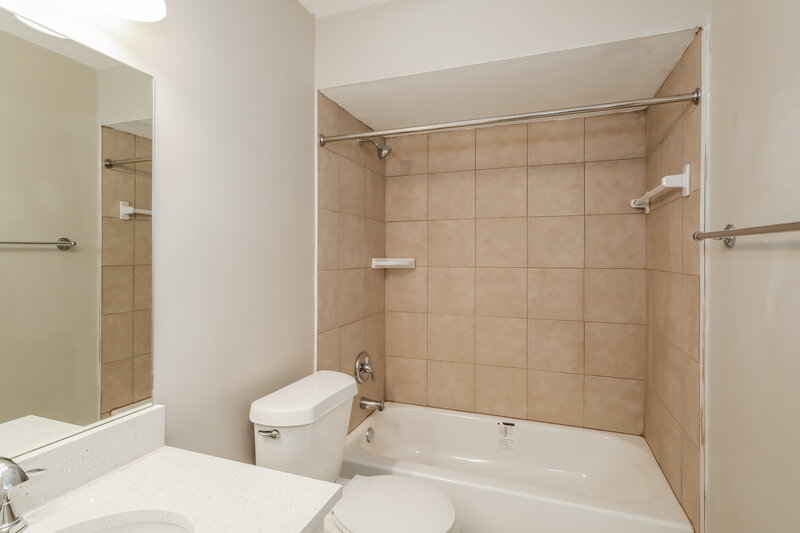 2,540/Mo, 4666 Great Western Ln S Jacksonville, FL 32257 Bathroom View
