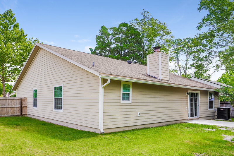 2,540/Mo, 4666 Great Western Ln S Jacksonville, FL 32257 Rear View 2