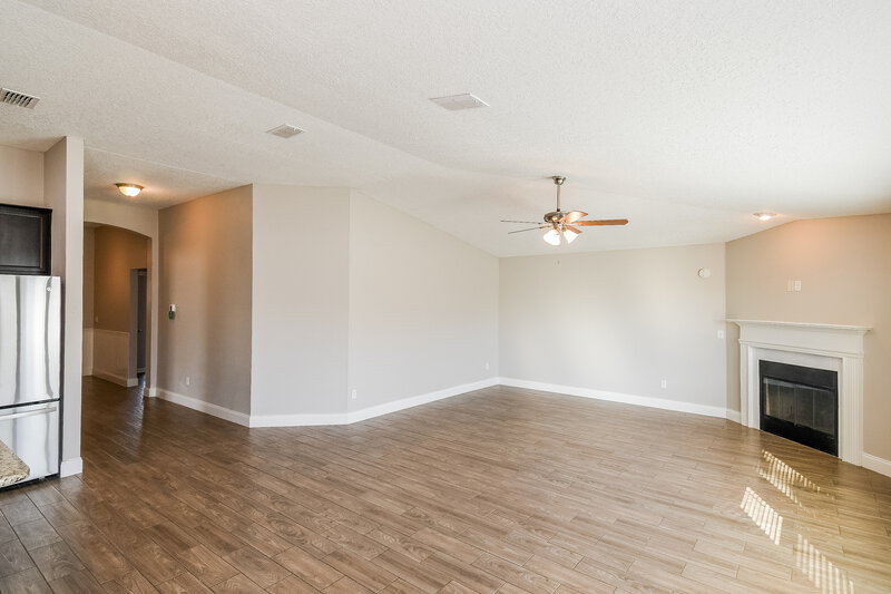 2,220/Mo, 4538 Song Sparrow Dr Middleburg, FL 32068 Living Room View