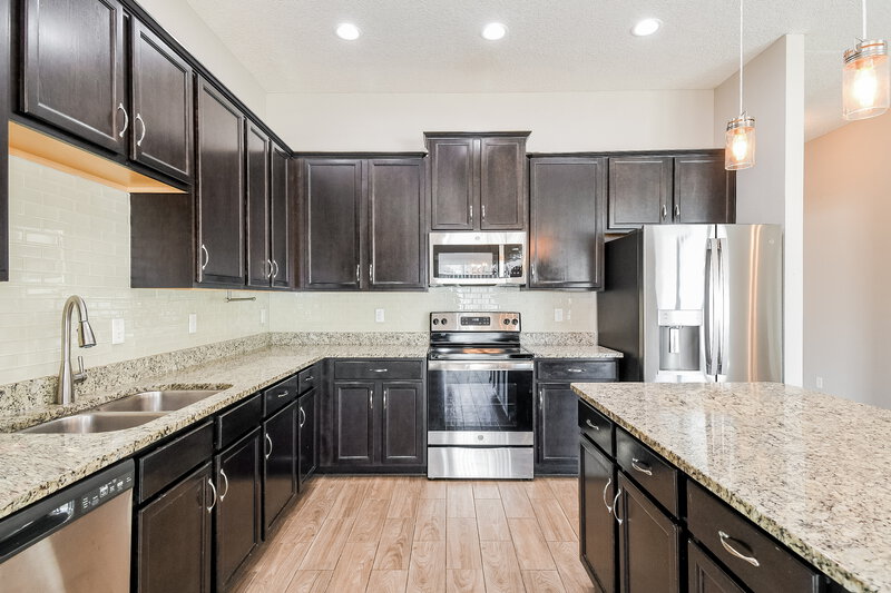 2,220/Mo, 4538 Song Sparrow Dr Middleburg, FL 32068 Kitchen View
