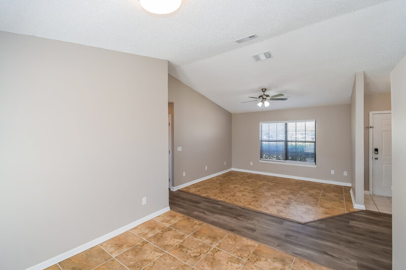 1,730/Mo, 8294 Sailmaker Ln Jacksonville, FL 32210 Living Room View