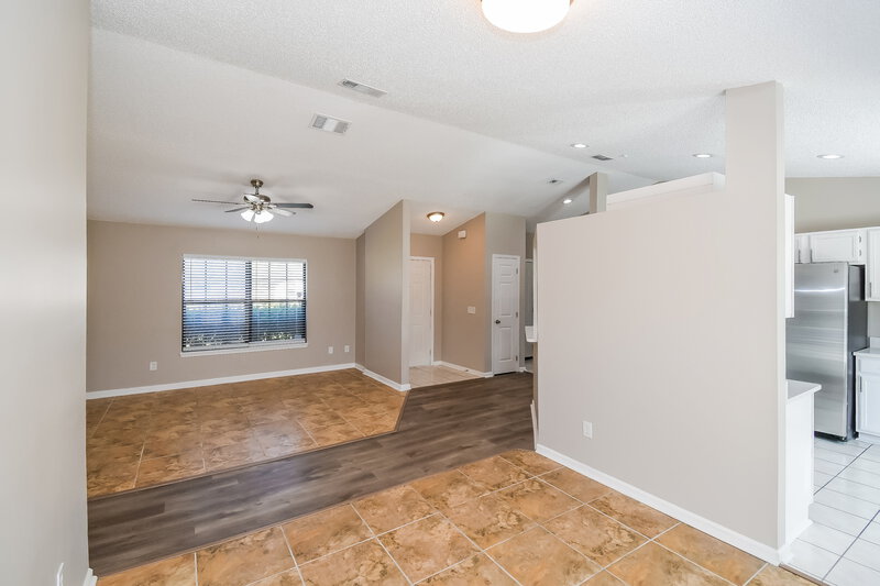 1,730/Mo, 8294 Sailmaker Ln Jacksonville, FL 32210 Living Room View 2