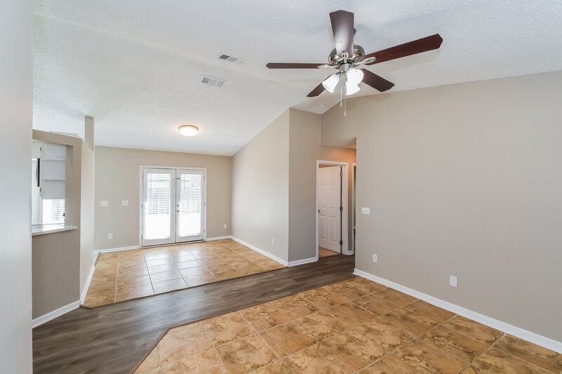 1,730/Mo, 8294 Sailmaker Ln Jacksonville, FL 32210 Living Room View 3